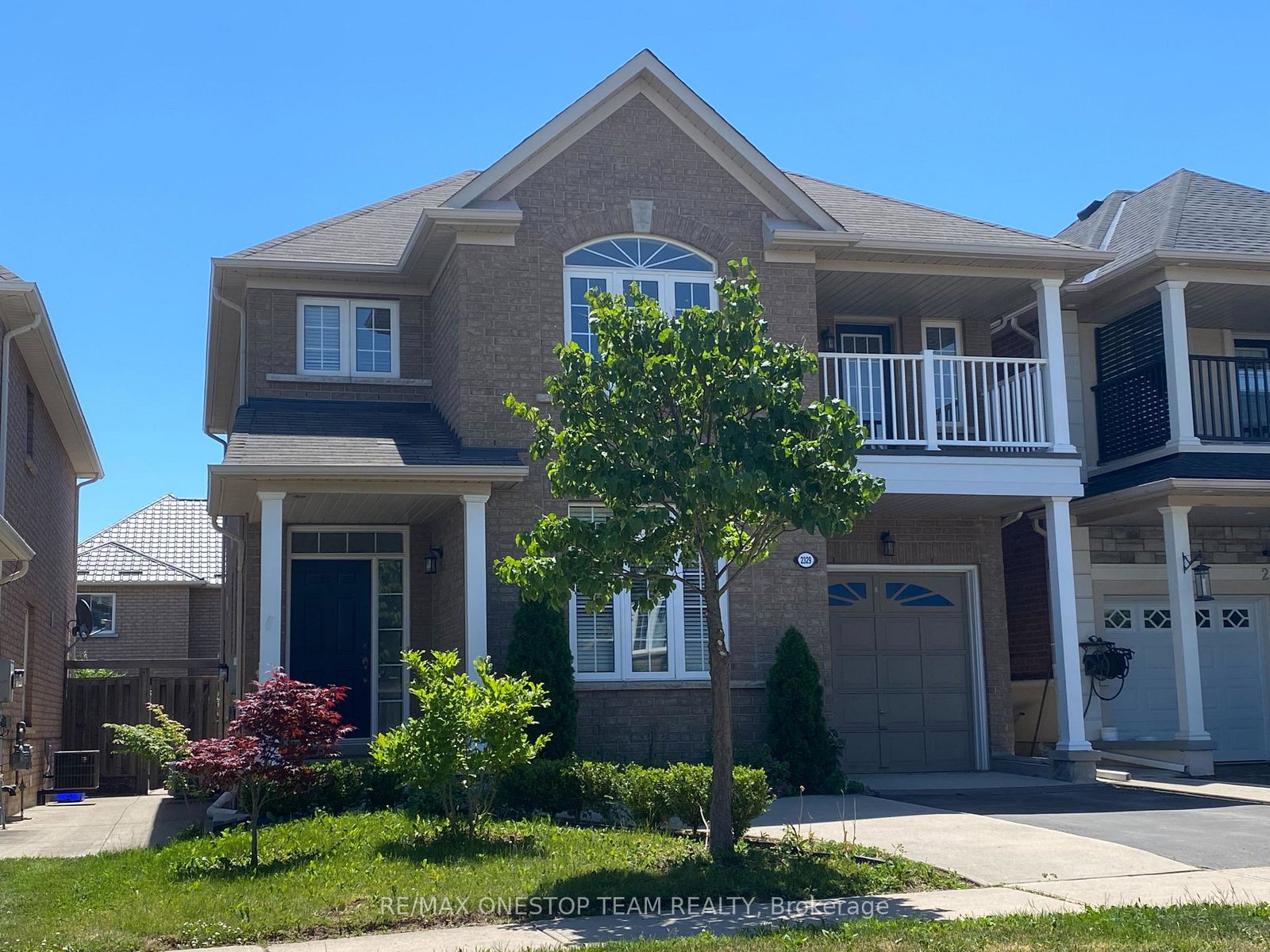 2329-blue-oak-circle-oakville-ontario-w12832180