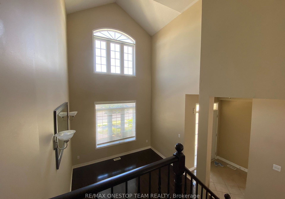 2329-blue-oak-circle-oakville-ontario-w12832180