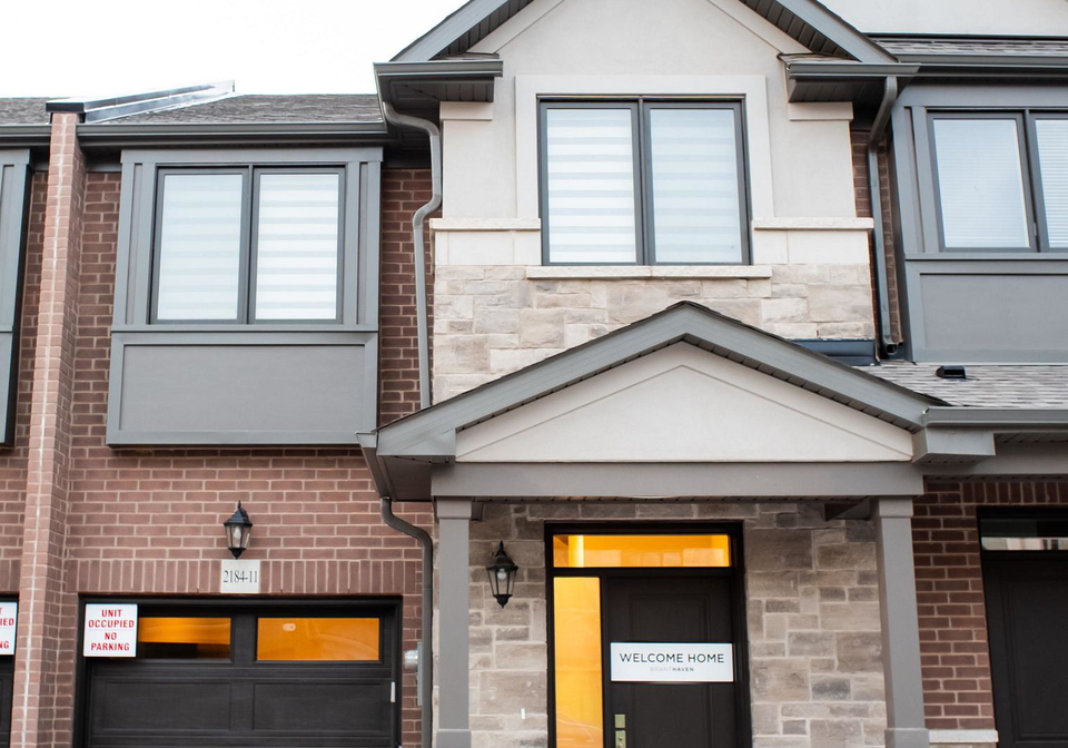 2184-postmaster-drive-oakville-ontario-w12832354