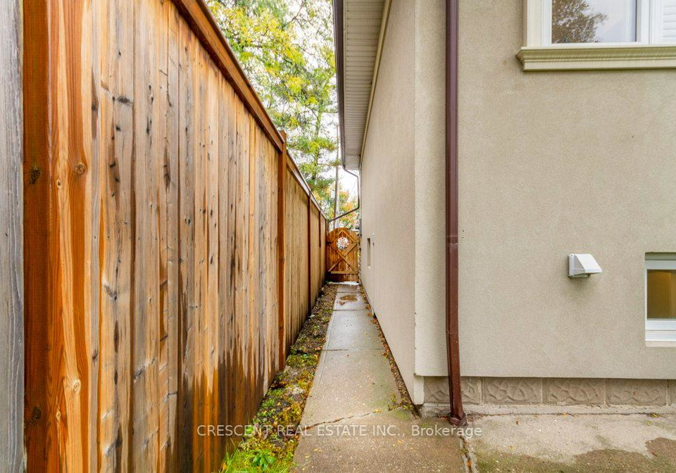 1550-ogden-avenue-mississauga-ontario-w12832912