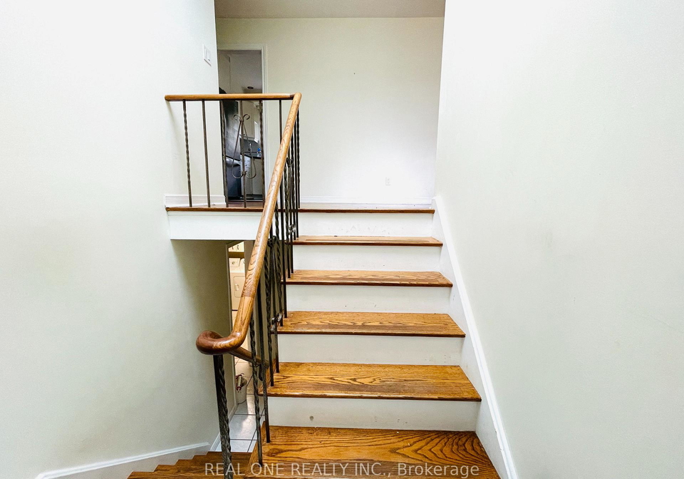2249-wyandotte-drive-oakville-ontario-w12835166