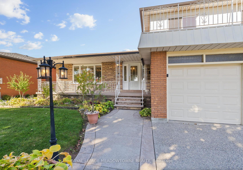305-ulric-crescent-oakville-ontario-w12835422