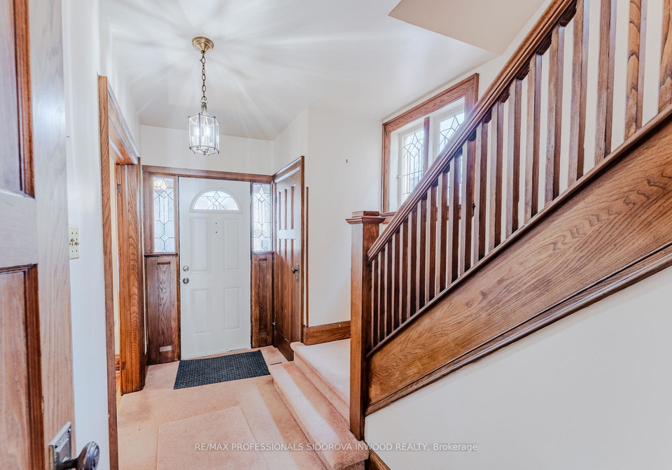 44-thornhill-avenue-toronto-ontario-w12835800
