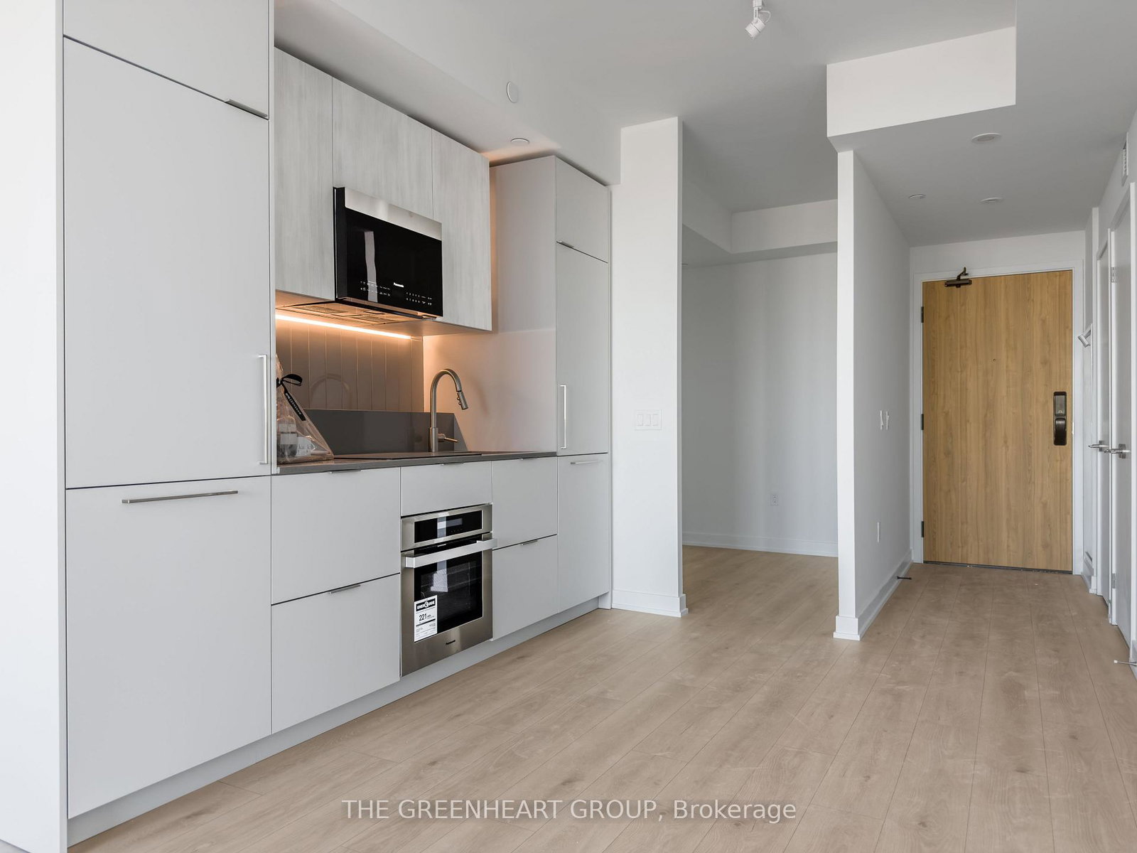 1-fairview-road-mississauga-ontario-w12835812