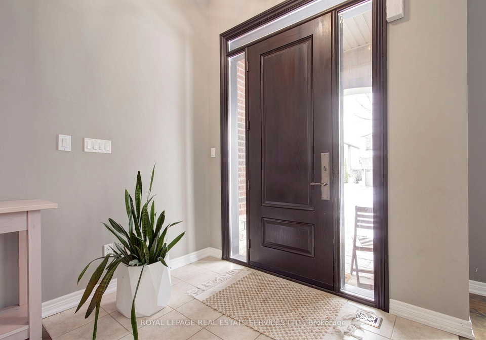 3229-saltaire-crescent-oakville-ontario-w12835910