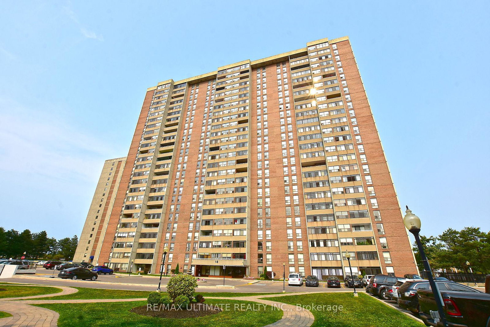 18-knightsbridge-road-brampton-ontario-w12836646