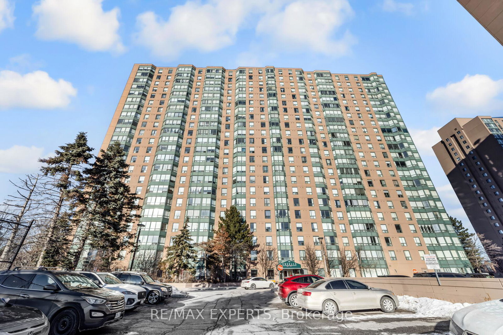 135-hillcrest-avenue-mississauga-ontario-w12836790