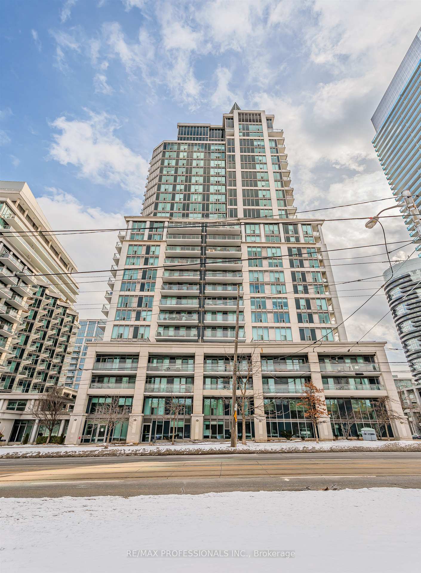 2121-lake-shore-boulevard-w-etobicoke-ontario-w12836860