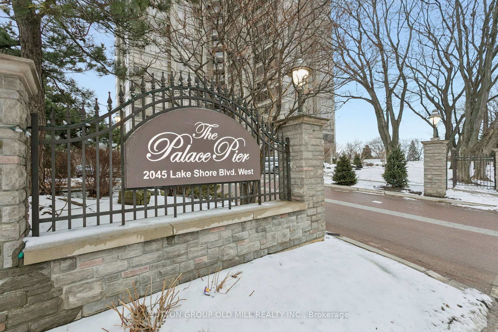 2045-lakeshore-boulevard-w-etobicoke-ontario-w12837046