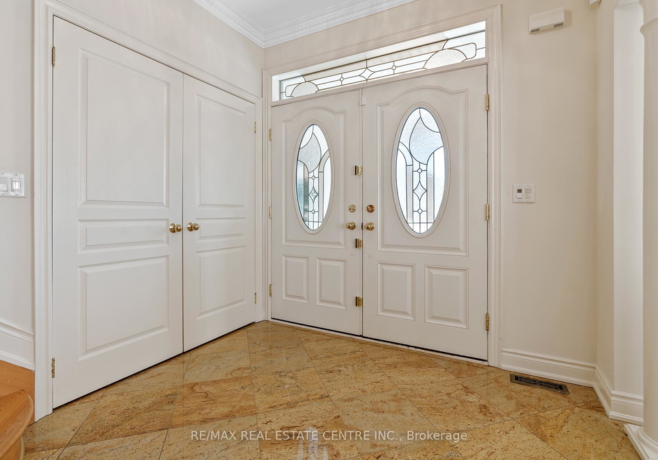 645-cranleigh-court-mississauga-ontario-w12837142