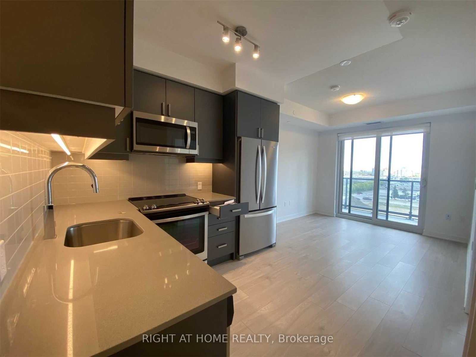 8-nahani-way-mississauga-ontario-w12837220
