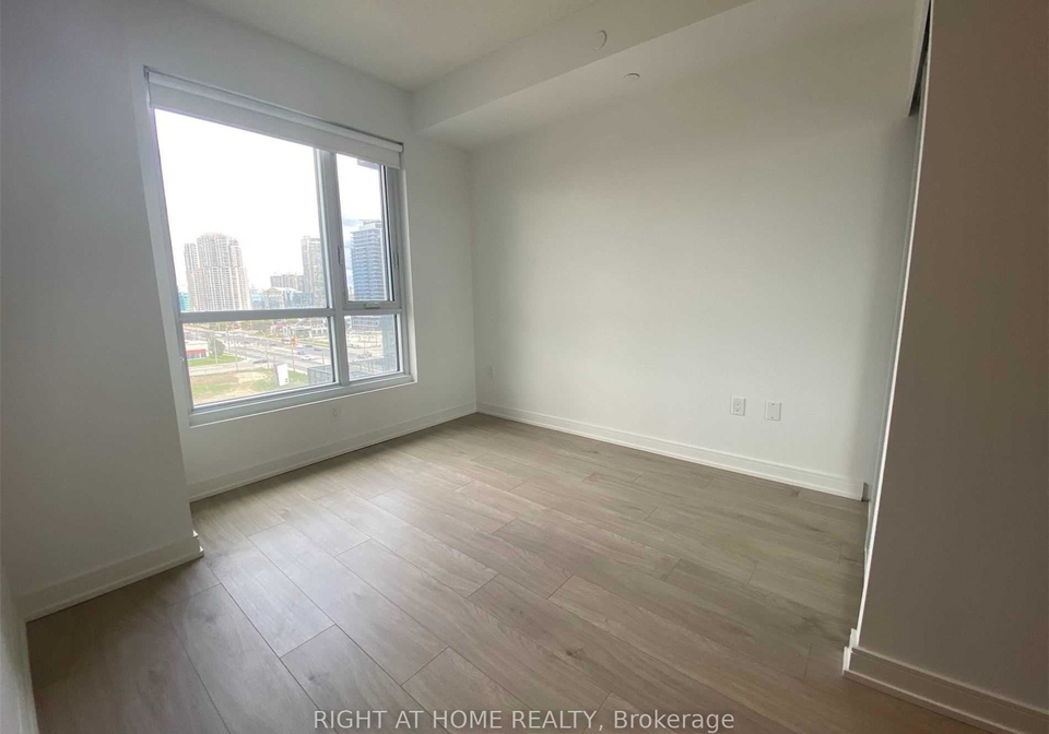 8-nahani-way-mississauga-ontario-w12837220