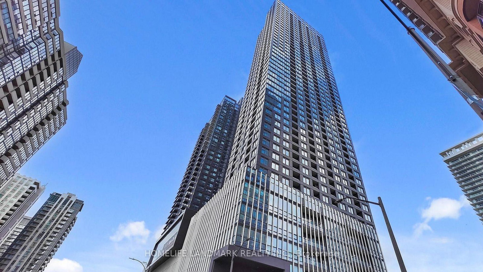 395-square-one-drive-mississauga-ontario-w12837326