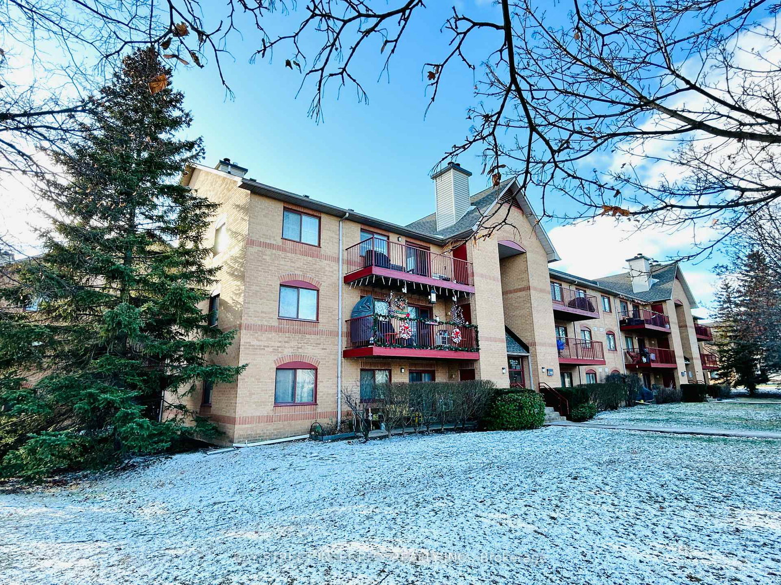 1508-pilgrims-way-oakville-ontario-w12837984