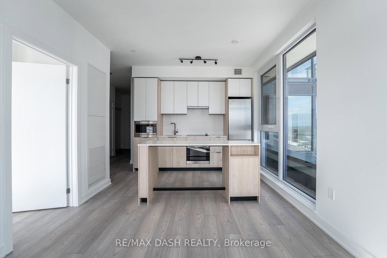 1007-the-queensway-avenue-etobicoke-ontario-w12838646