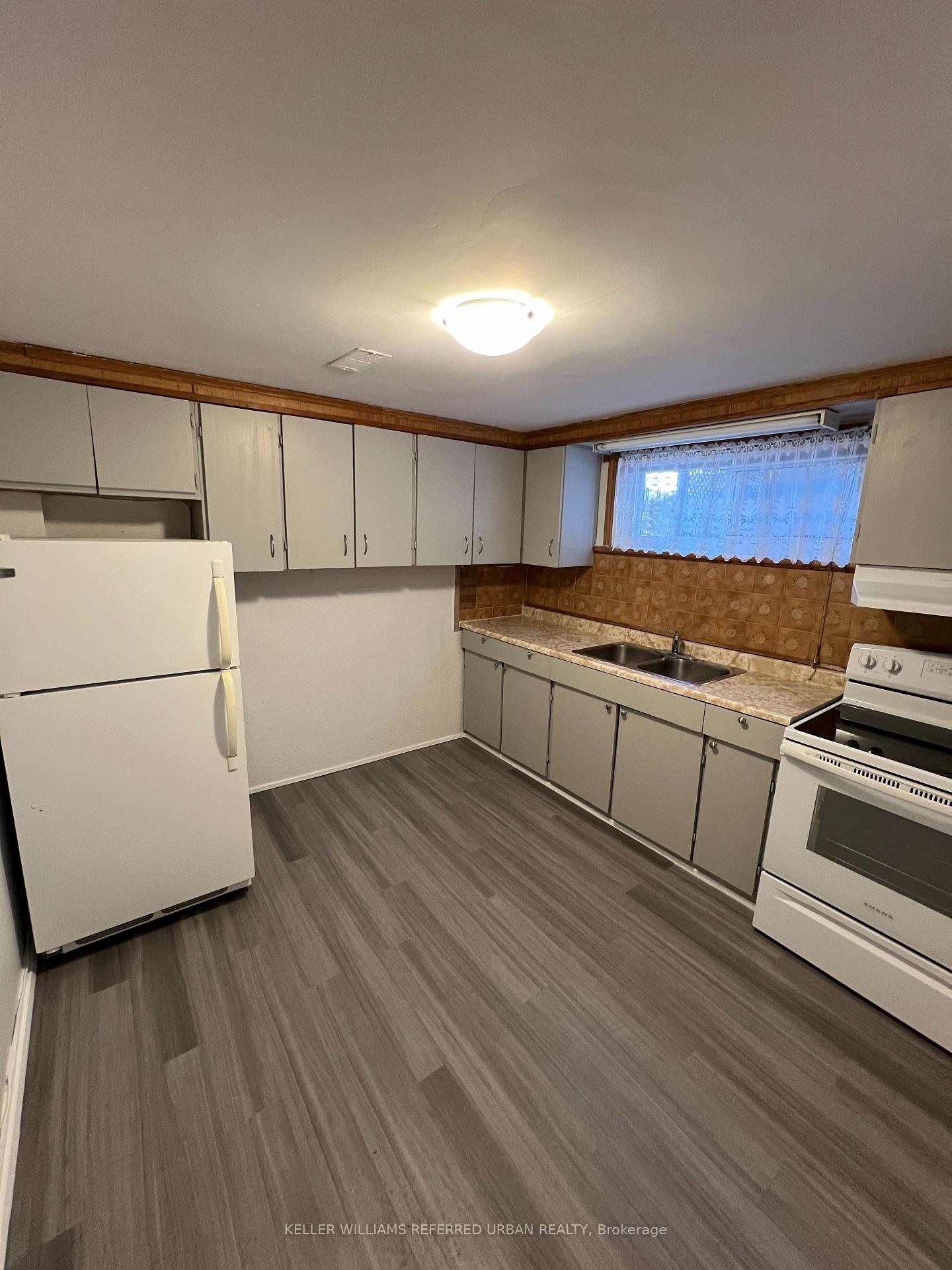 9-dalbeattie-avenue-north-york-ontario-w12838830