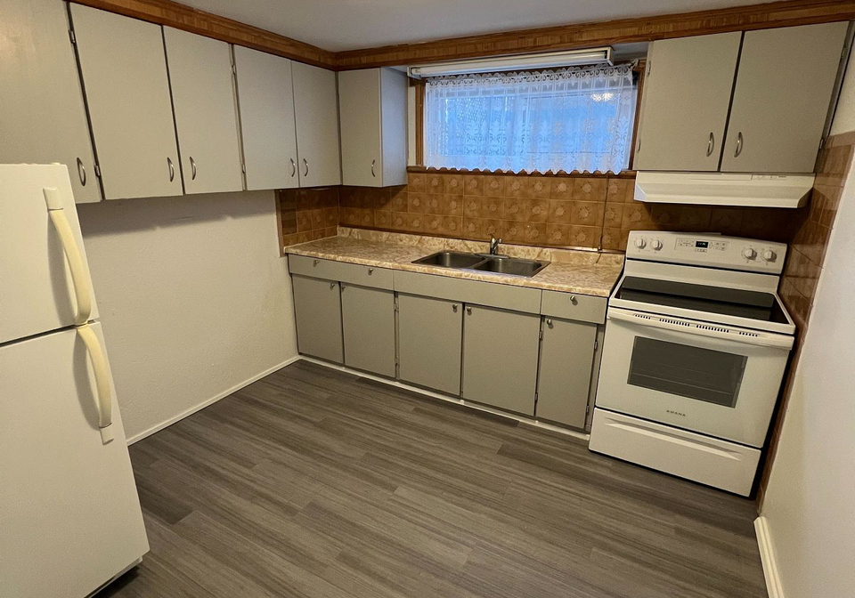 9-dalbeattie-avenue-north-york-ontario-w12838830