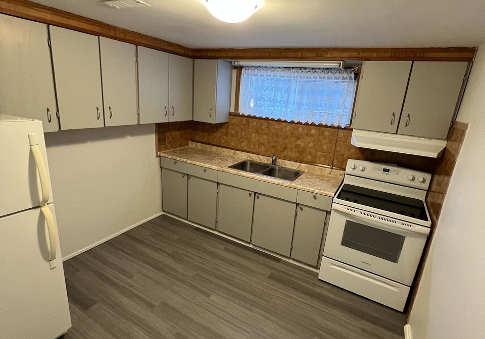 9-dalbeattie-avenue-north-york-ontario-w12838830