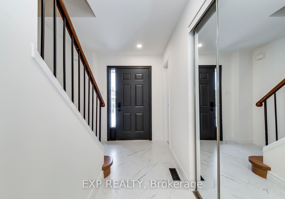1570-cuthbert-avenue-mississauga-ontario-w12839288