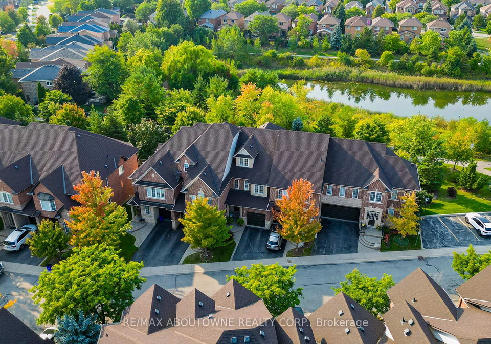 300-ravineview-way-oakville-ontario-w12839656