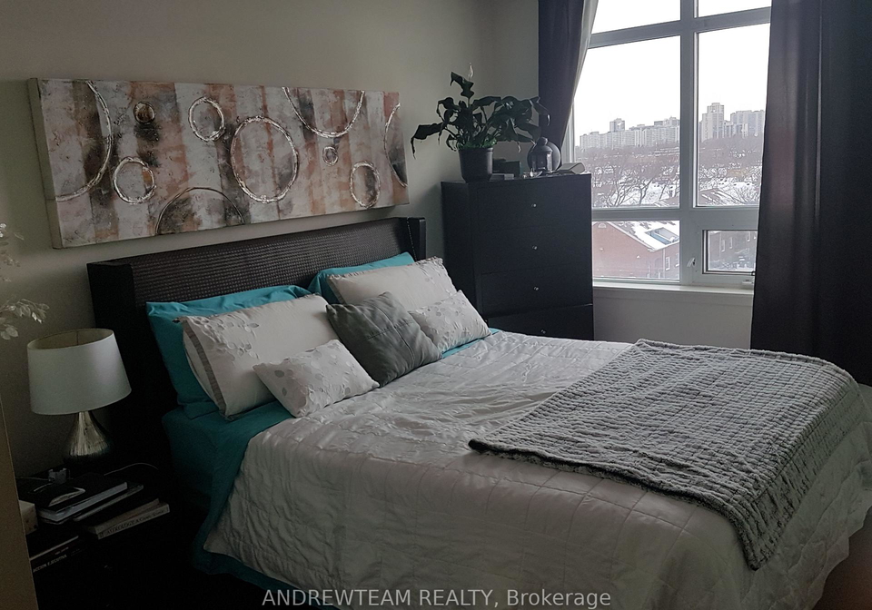 816-lansdowne-avenue-toronto-ontario-w12839694