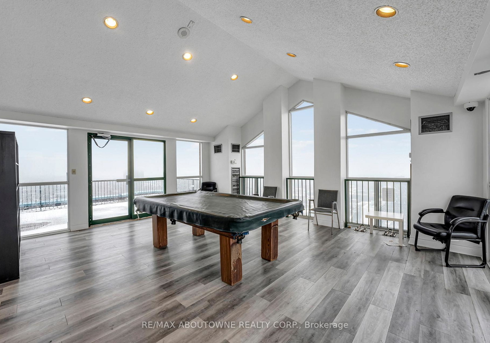 115-hillcrest-avenue-mississauga-ontario-w12840080