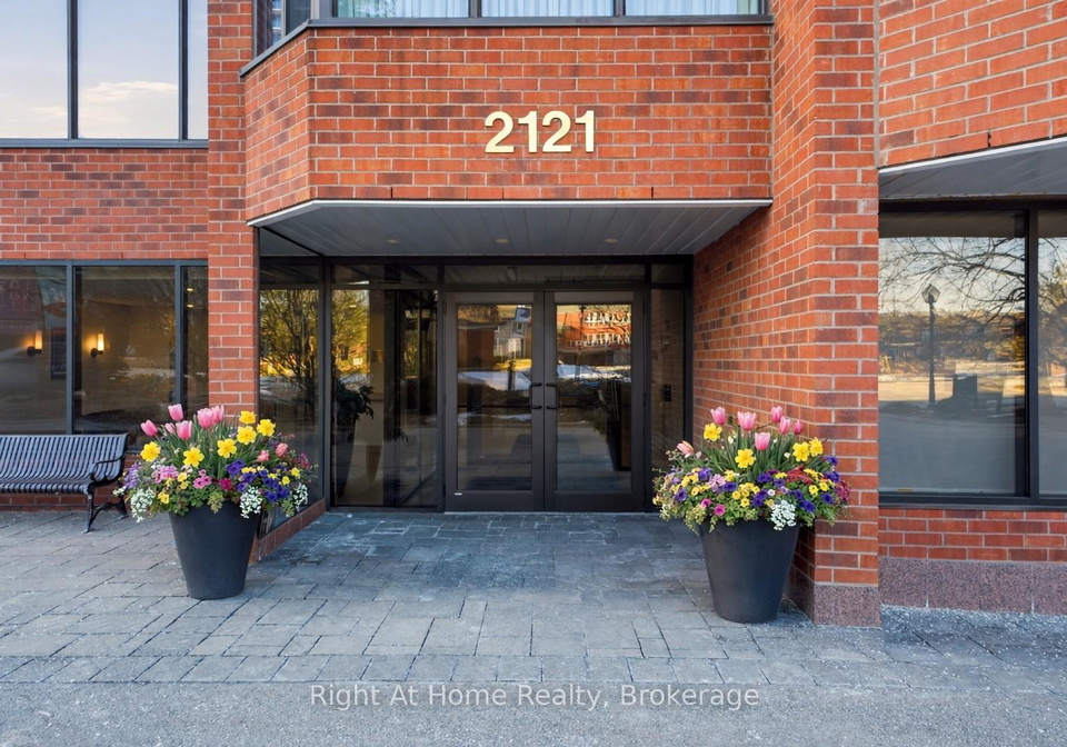 2121-lakeshore-road-burlington-ontario-w12840126