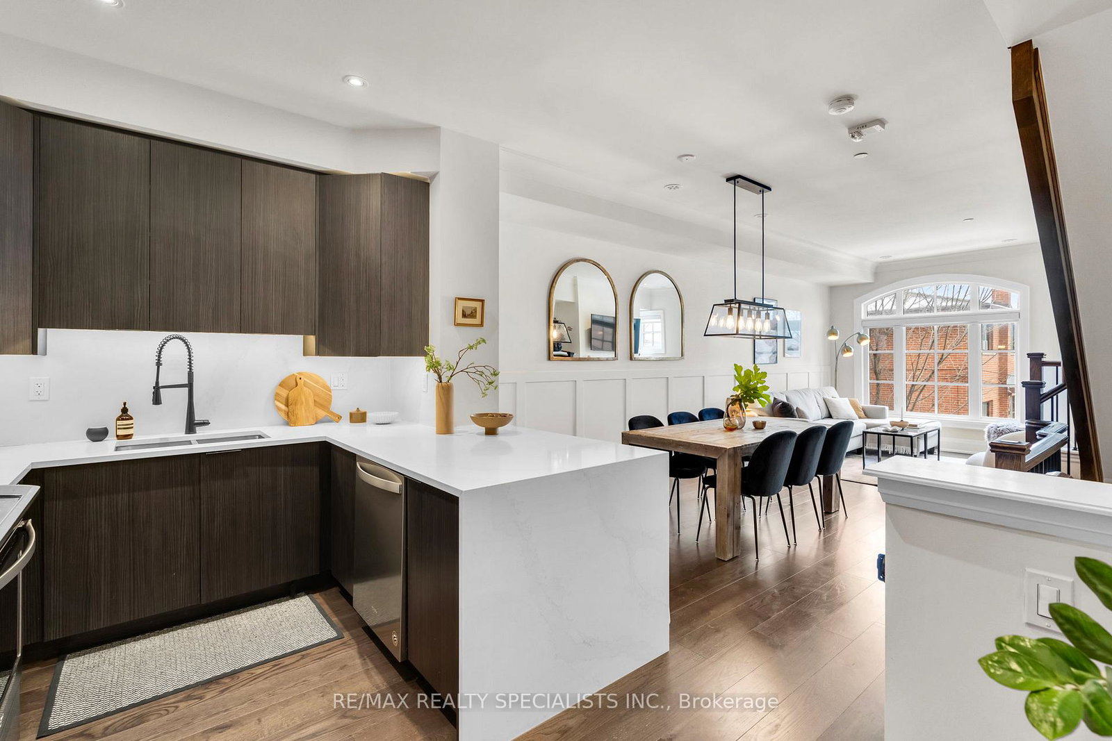 elder-avenue-etobicoke-ontario-w12841568