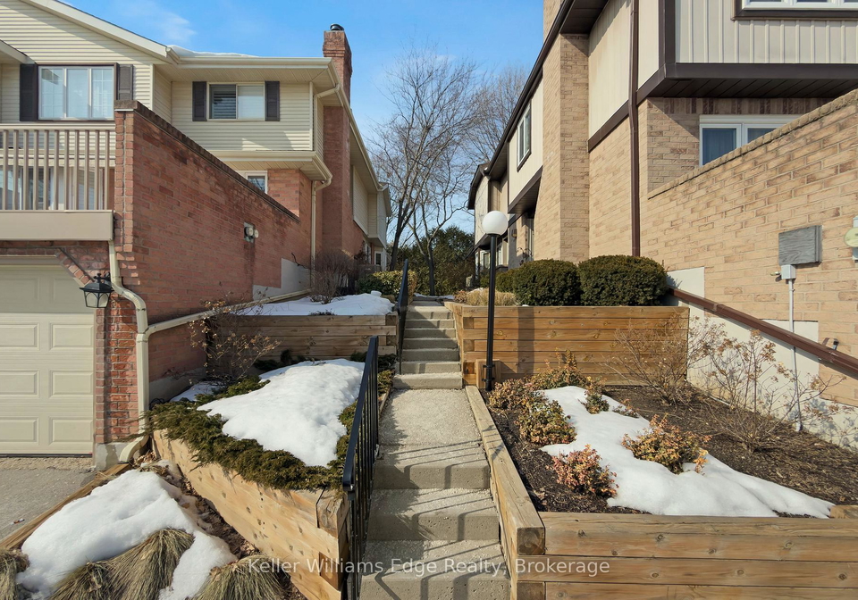 1511-upper-middle-road-burlington-ontario-w12842052