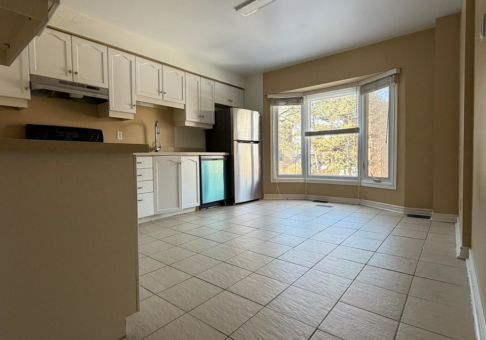 1100-queens-avenue-oakville-ontario-w12842428