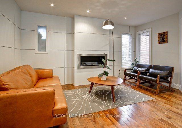 1070-lindsay-drive-oakville-ontario-w12842666