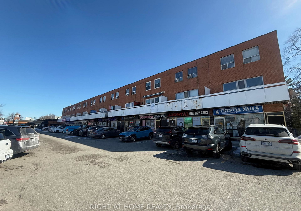 185lakeshore-road-w-mississauga-ontario-w12843618