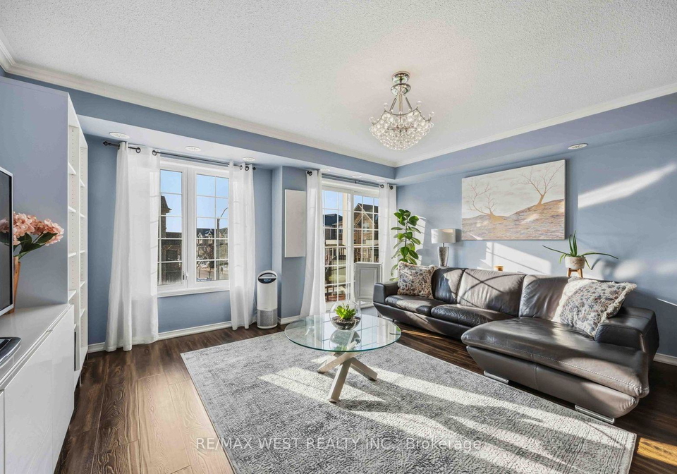 133-isaac-devins-boulevard-york-ontario-w12843762
