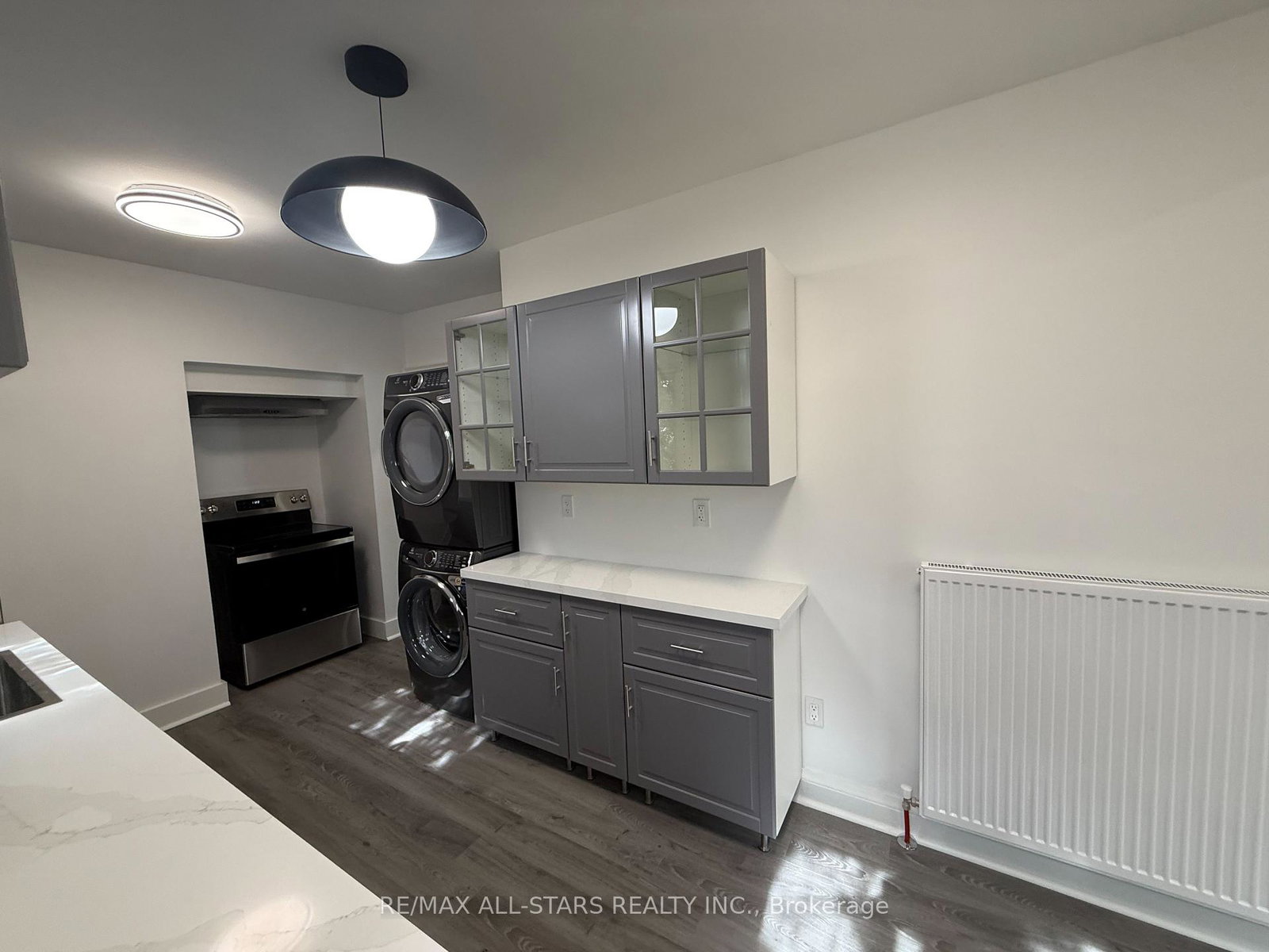 9thirty-ninth-street-etobicoke-ontario-w12844106