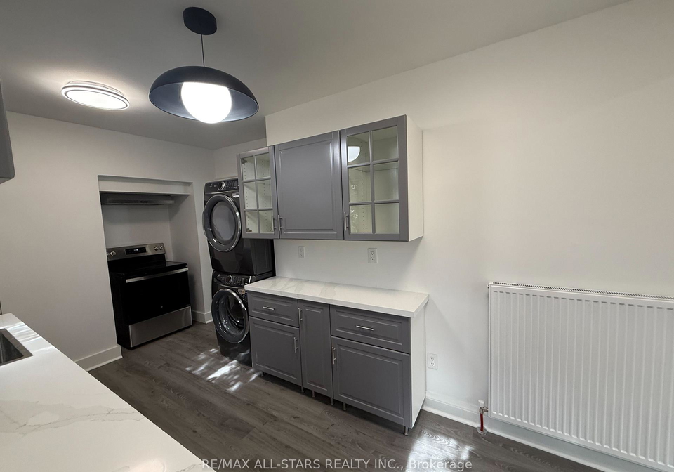 9thirty-ninth-street-etobicoke-ontario-w12844106