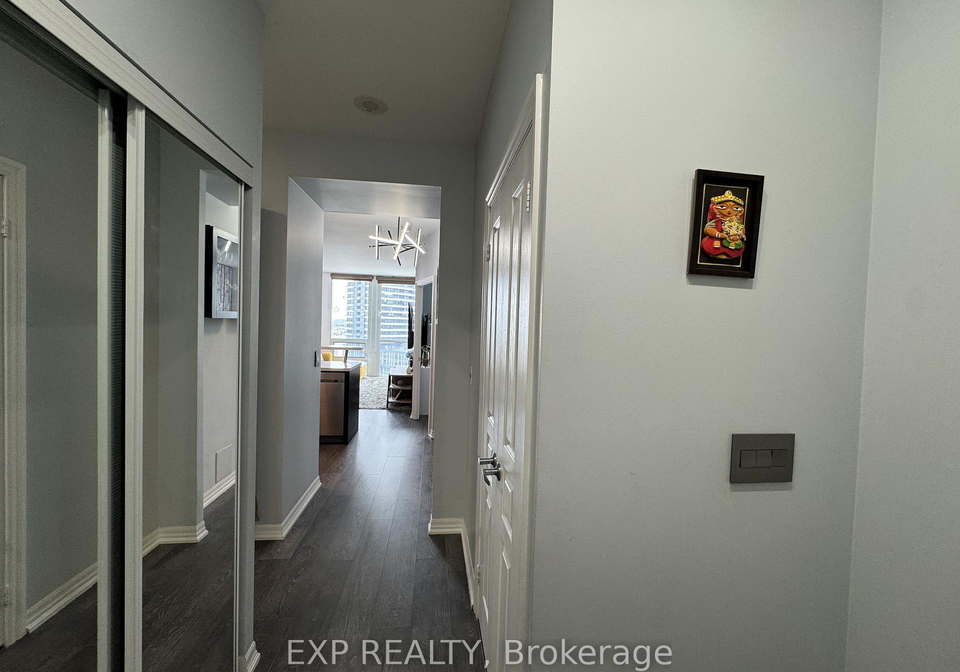220-burnhamthorpe-road-w-mississauga-ontario-w12845410