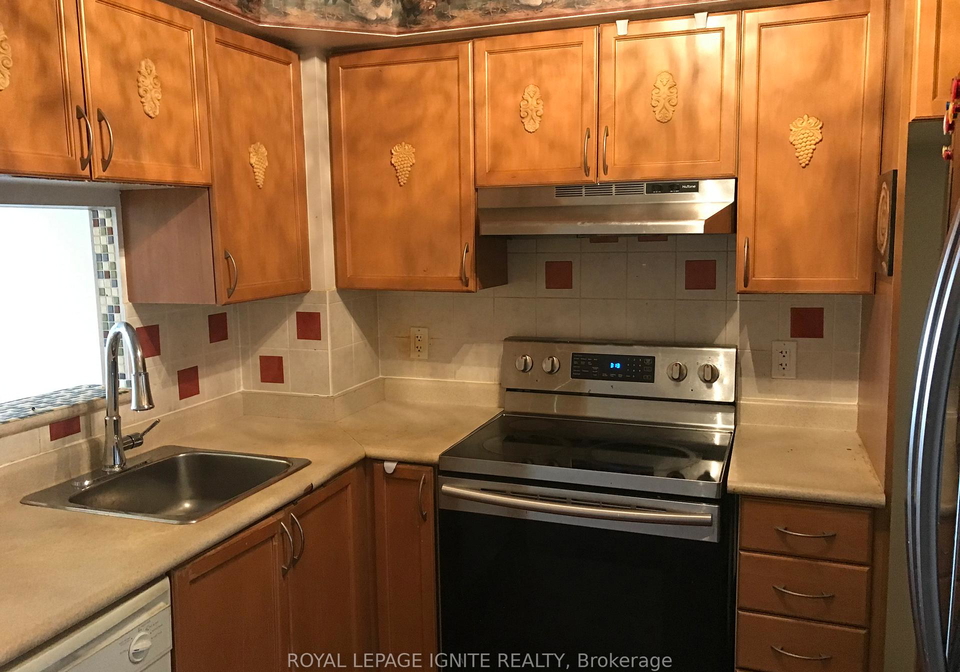 4-elsinore-path-etobicoke-ontario-w12845794