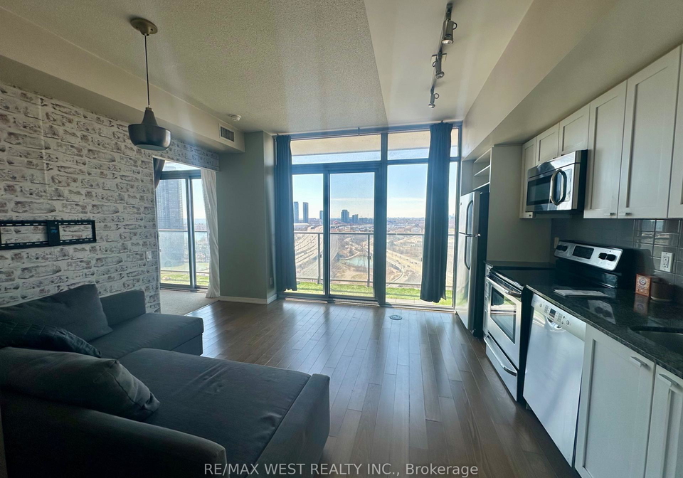 105-the-queensway-avenue-w-toronto-ontario-w12846016