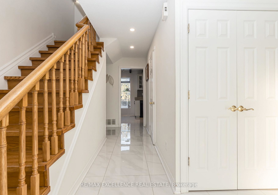 2962-saint-malo-circle-mississauga-ontario-w12847100