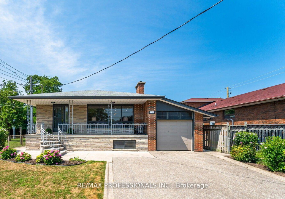 718-royal-york-road-etobicoke-ontario-w12848602