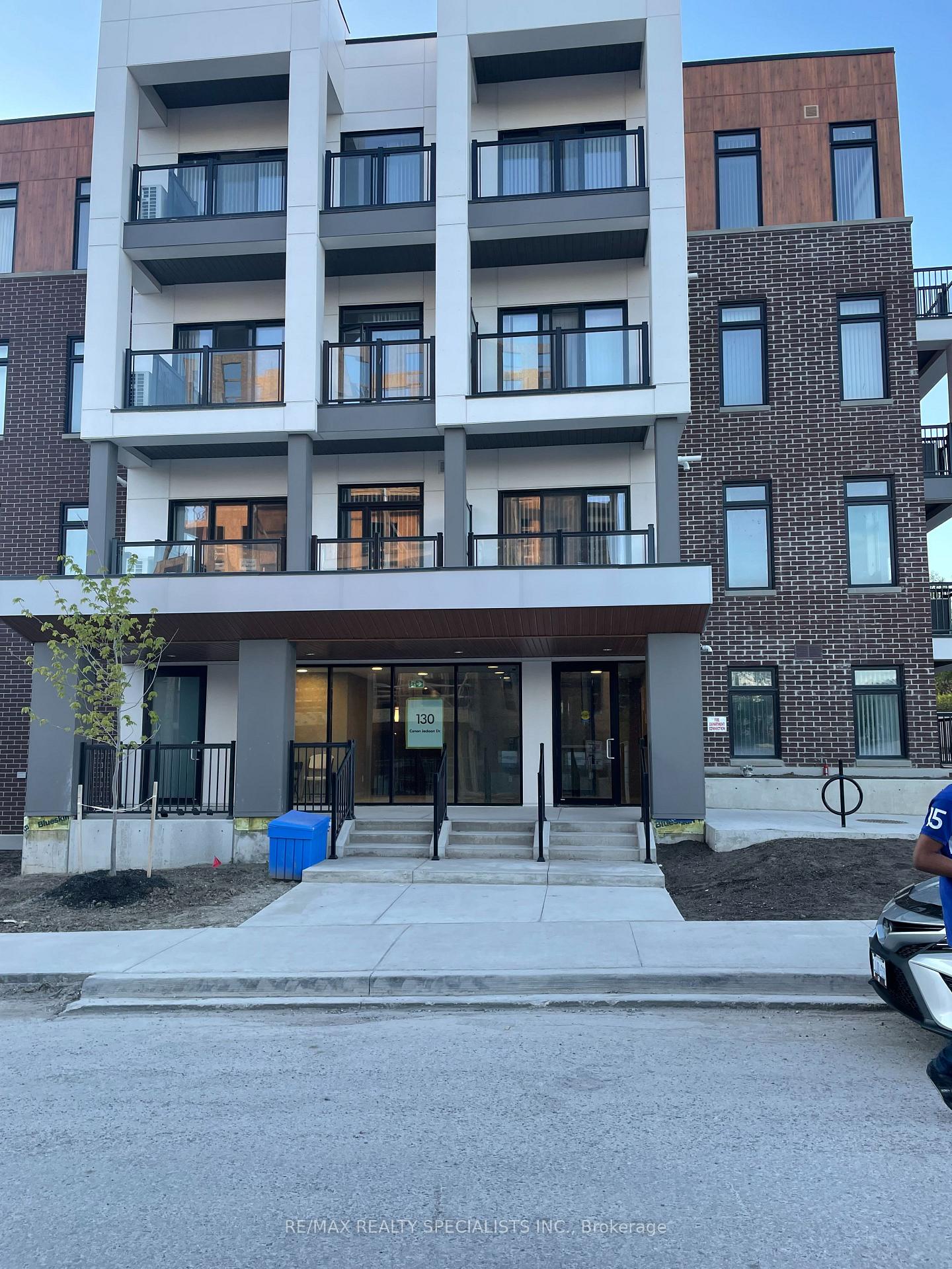 130-canon-jackson-drive-north-york-ontario-w12848810