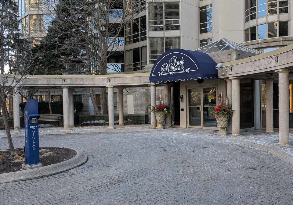 45-kingsbridge-garden-circle-mississauga-ontario-w12849196