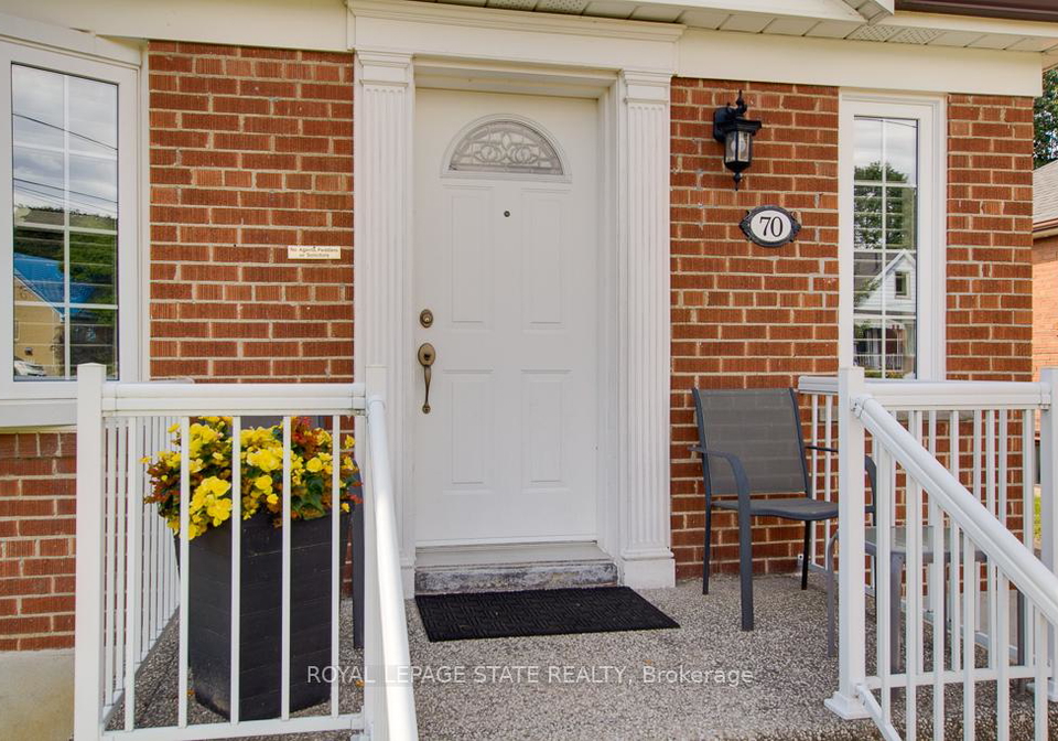 70-westleigh-crescent-etobicoke-ontario-w12849396