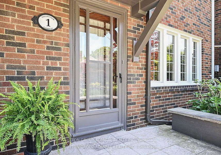 1-valleyview-gardens-toronto-ontario-w12849600
