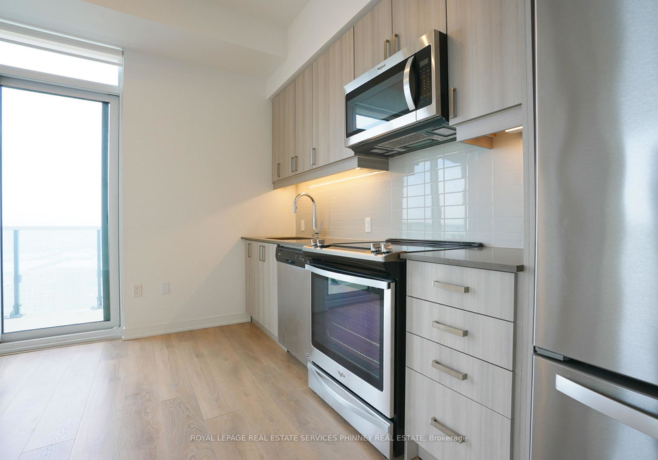 8-nahani-way-mississauga-ontario-w12849876