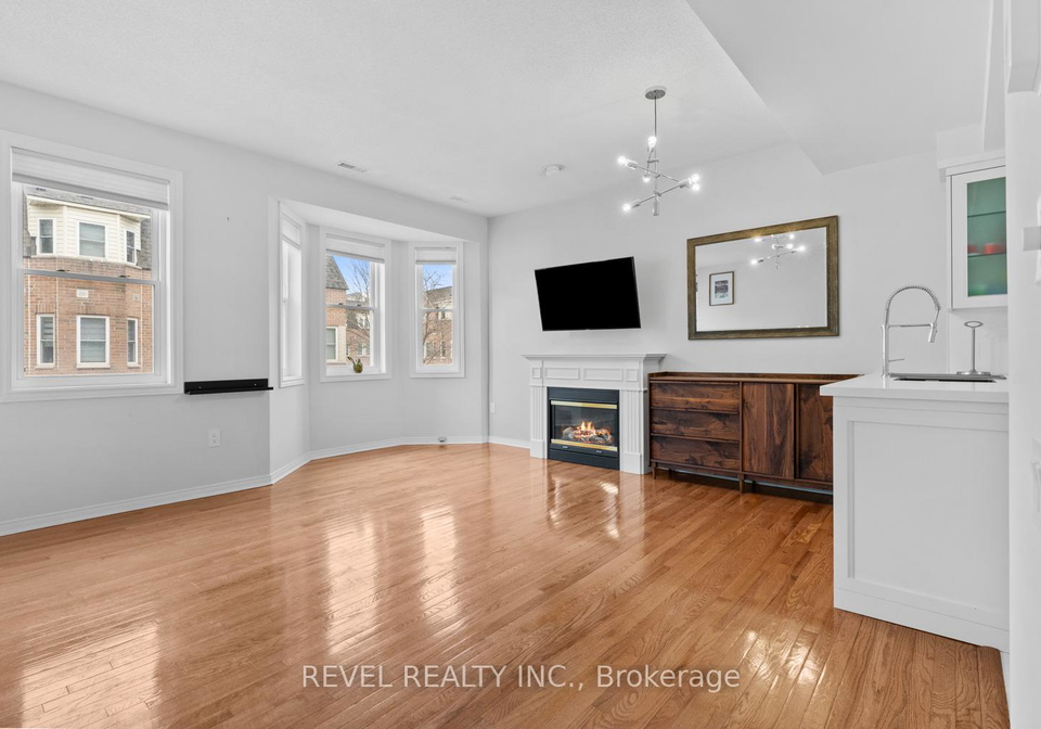 760-lawrence-avenue-w-north-york-ontario-w12850088