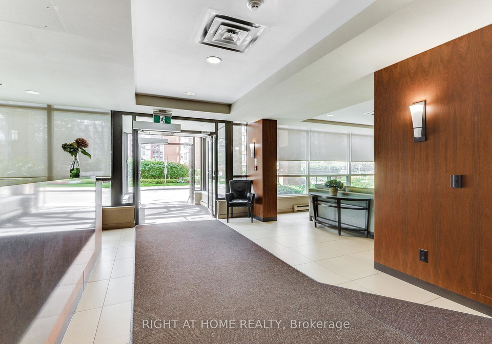 1276-maple-crossing-boulevard-burlington-ontario-w12851314