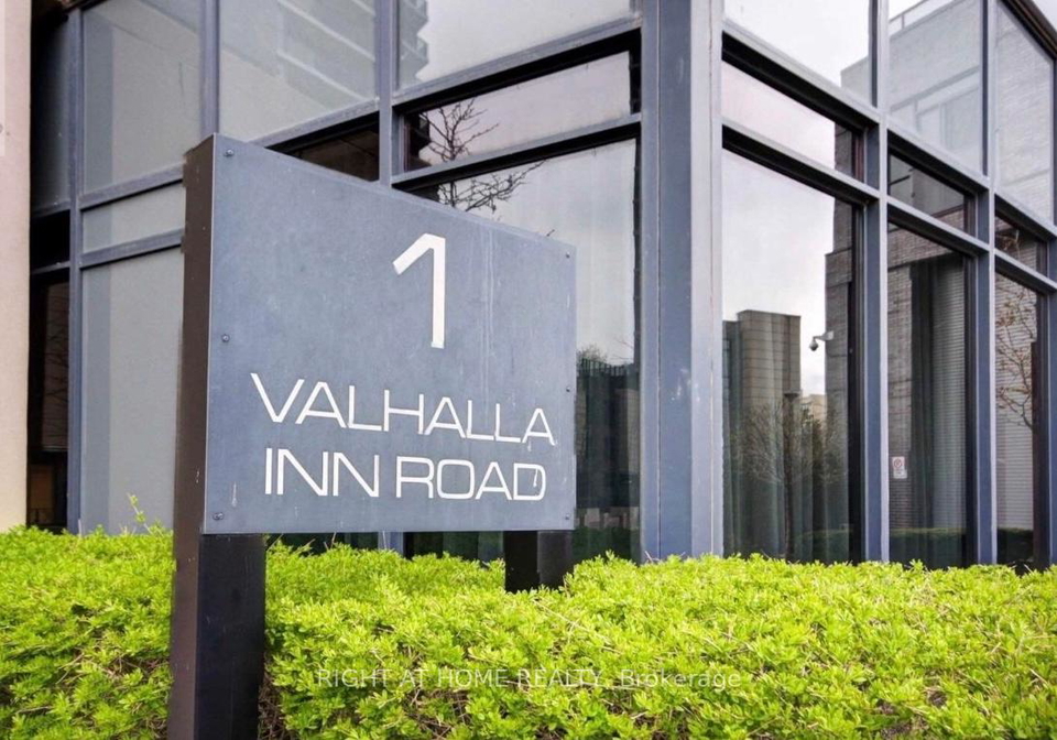 1-valhalla-inn-road-etobicoke-ontario-w12851982