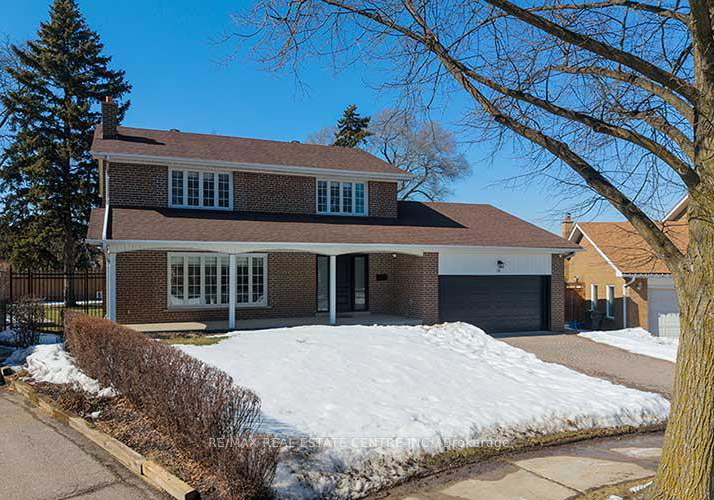 18-shadetree-crescent-etobicoke-ontario-w12852048