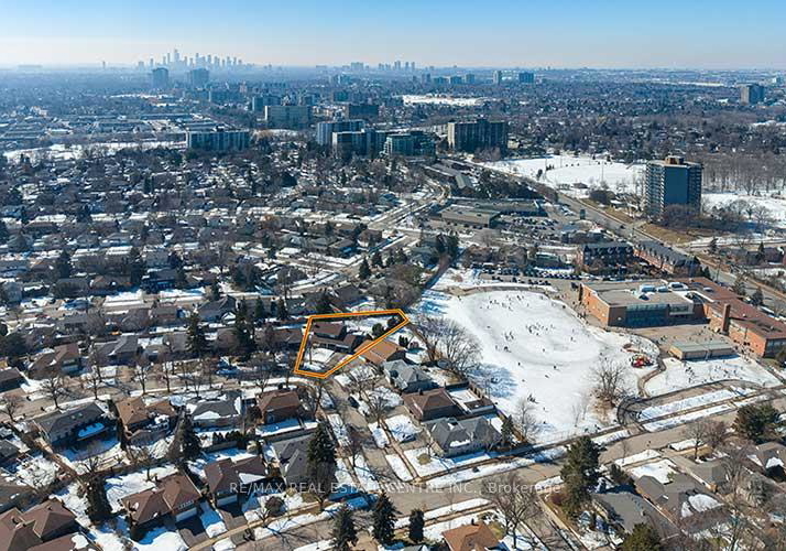 18-shadetree-crescent-etobicoke-ontario-w12852048